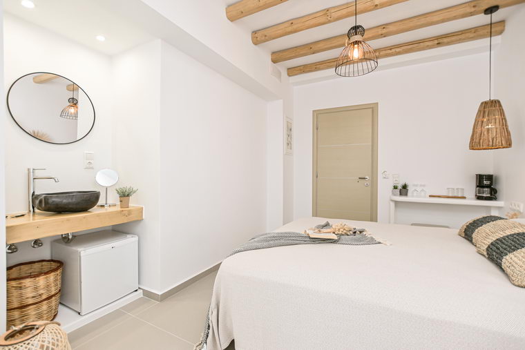 Deluxe double room with outdoor hot tub